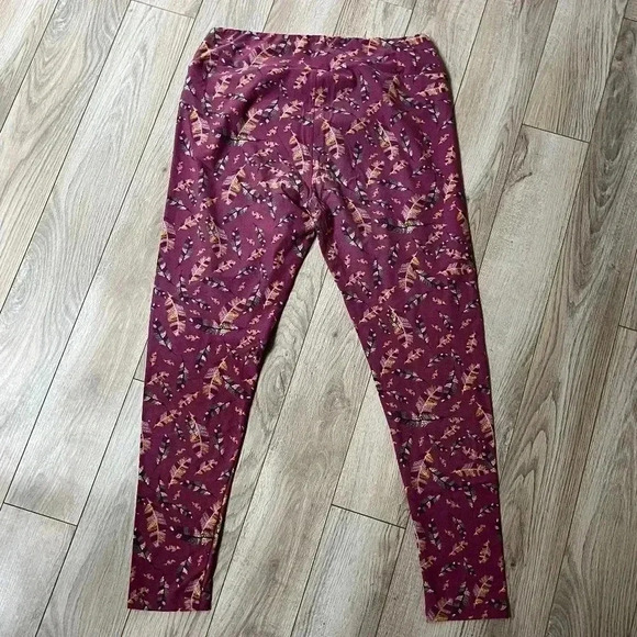 Lularoe TC Feathers Leggings - Picture 1 of 2
